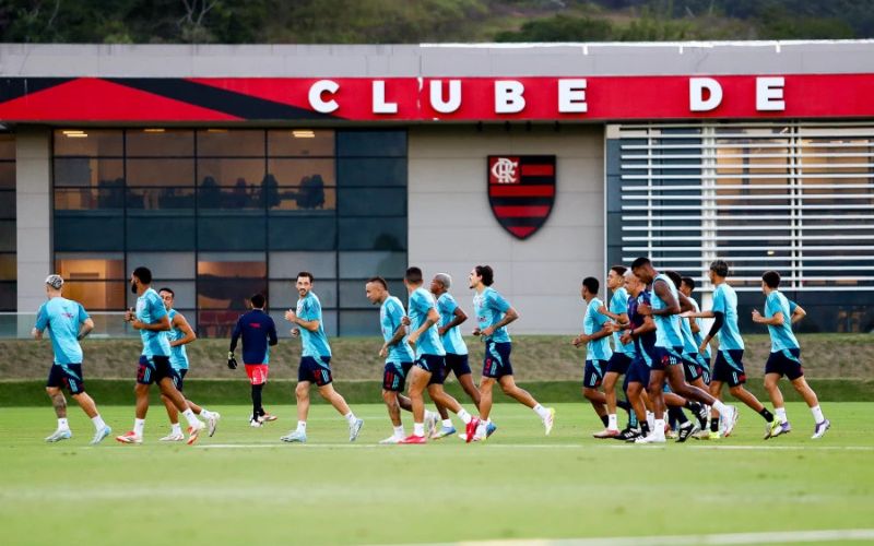 flamengo-garante-terreno-e-ava