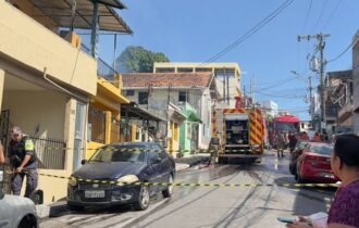 incendio-atinge-vila-de-casas-