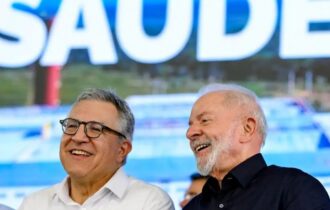 lula-defende-mais-medicos-e-re