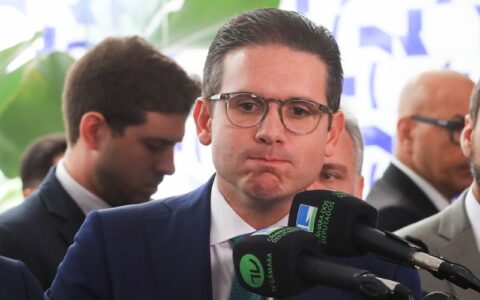 motta-reune-se-na-terca-com-li
