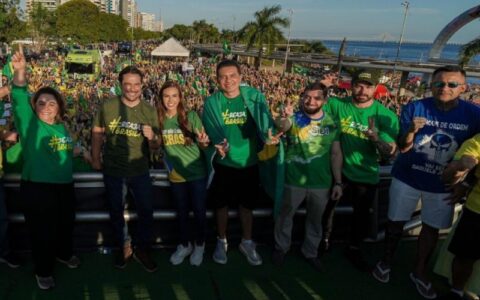 politicos-usam-manifestacoes-p