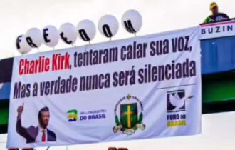 Direita amazonense exibe cartaz em apoio a Charlie Kirk em Manaus