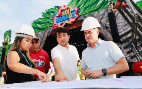 Prefeito David Almeida acompanha montagem das estruturas do festival ‘#SouManaus'