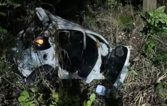 Jovem morre após carro capotar na AM-070, em Iranduba
