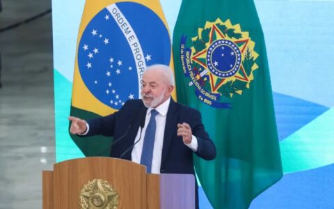 PT indica mote da campanha de Lula em propaganda cheia de verde-amarelo e discurso de soberania