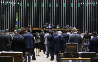 camara-aprova-projeto-que-proi