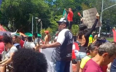 esquerda-foi-as-ruas-em-manaus