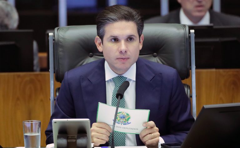 hugo-motta-acelera-discussao-d