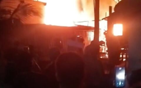 incendio-destroi-casas-em-bair