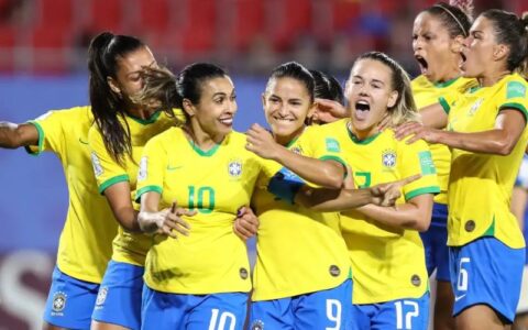 Seleção feminina fecha 2025 com goleada de 5 a 0 sobre Portugal