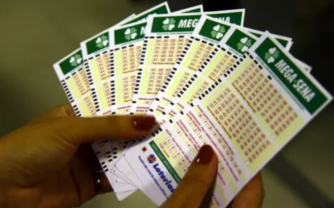 Mega-Sena acumula e prêmio vai a R$ 130 milhões