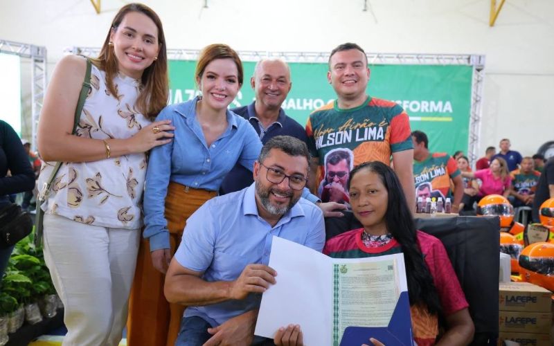 moradores-de-novo-airao-recebe