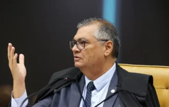 Flávio Dino proíbe leis com "penduricalhos" acima do teto