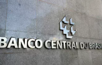 Copom se reúne para decidir se Selic continua em 15% ao ano