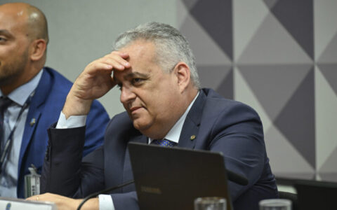 Comissão Parlamentar Mista de Inquérito do INSS - 2025 (CPMI - INSS) realiza oitiva de empresário apontado como um dos principais operadores do esquema de desvio de recursos do INSS que deveriam ser pagos a aposentados e pensionistas. O objetivo da comissão é investigar fraudes no Instituto Nacional do Seguro Social (INSS), envolvendo descontos irregulares em benefícios de aposentados e pensionistas. A CMPI é formada por senadores e deputados, num total de 32 titulares e igual número de suplentes. À mesa, relator da CPMI - INSS, deputado Alfredo Gaspar (União-AL).