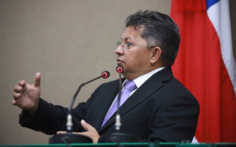 Sinésio propõe criação do Dia Estadual da Poesia no AM, já celebrado em nível nacional