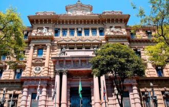 Justiça de SP decide manter prefeito de São Bernardo afastado do cargo