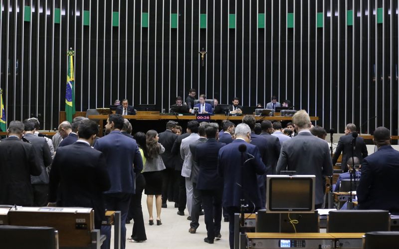 camara-aprova-projeto-que-proi