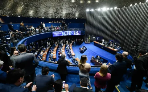senado-reduz-prazo-de-inelegib