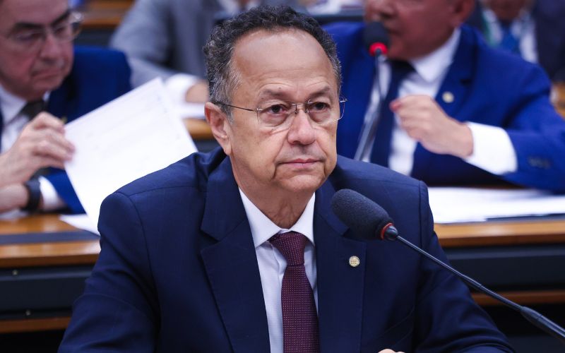 silas-camara-e-alvo-de-critica