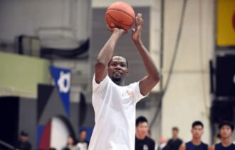 Kevin Durant renova com o Houston Rockets e se torna o jogador mais bem pago na história da NBA