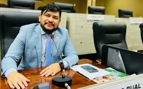 Rosinaldo Bual gastou mais de R$ 100 mil com confecção para divulgar atividade parlamentar