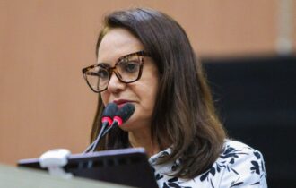 Professora Jacqueline pode usar ALEAM como estágio político bancado pelo povo