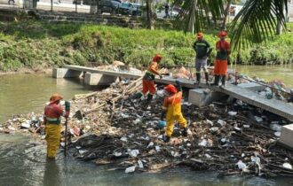 Corpo é encontrado em ecobarreira no igarapé do Mindu; prefeito lamenta e promete novas instalações