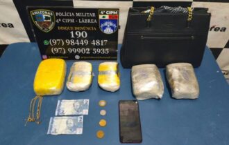 Polícia Militar do Amazonas prende mulher que transportava mais de 3 kg de drogas de Manaus para Lábrea