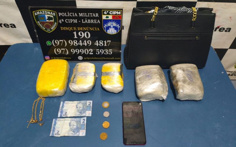 Polícia Militar do Amazonas prende mulher que transportava mais de 3 kg de drogas de Manaus para Lábrea