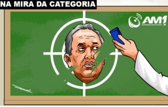 Vereador Professor Samuel é alvo de protesto em frente à CMM