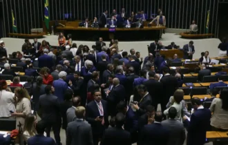 Após polêmica da blindagem, deputados do Amazonas se unem em alívio no Imposto de Renda