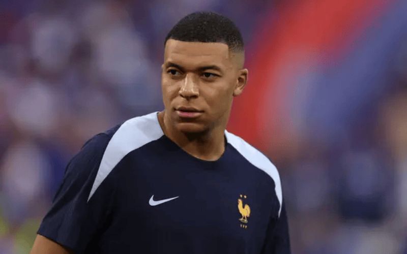 mbappe-e-cortado-da-franca-por
