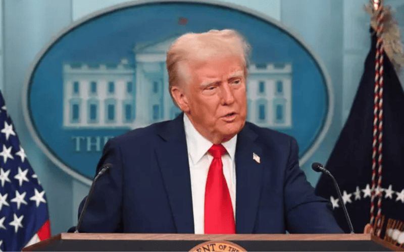 trump-da-inicio-a-construcao-d
