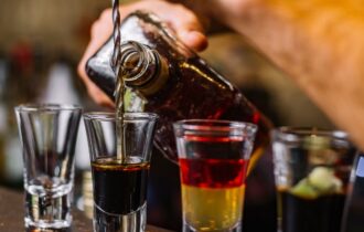 Consumo de álcool nas festas de fim de ano aumenta riscos à saúde