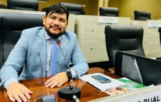 Rosinaldo Bual gastou mais de R$ 100 mil com confecção para divulgar atividade parlamentar