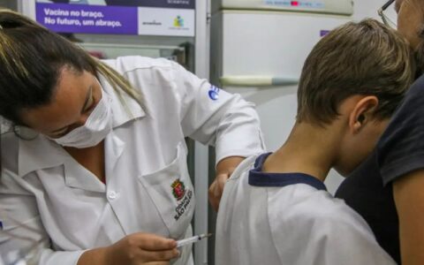 Vacina contra HPV reduz em 58% casos de câncer de colo de útero