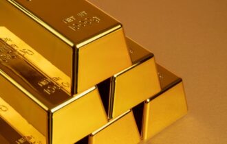 Ouro fecha em alta e sobe acima de US$ 3.900 pela 1ª vez, com demanda robusta