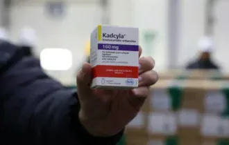 brasil-recebe-lote-de-medicame