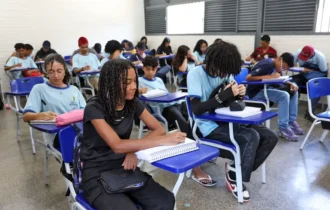 Estudantes nascidos em julho e agosto recebem 7ª parcela do Pé-de-Meia