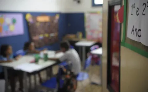 Especialista defende educação como direito universal, não herança social