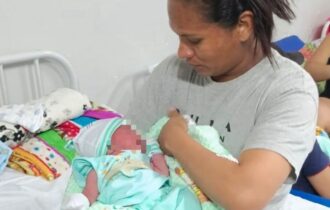 gestante-da-a-luz-em-carro-no-