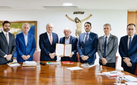 lula-assina-projeto-de-lei-ant