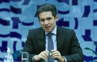 Hugo Motta confirma para hoje votação de isenção do Imposto de Renda