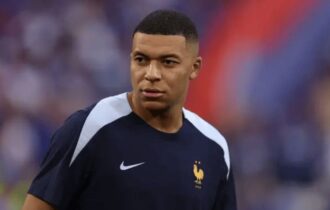 mbappe-e-cortado-da-franca-por