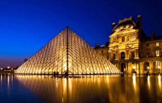 museu-do-louvre-fecha-apos-inv