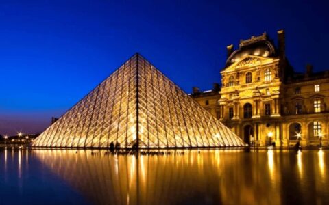 museu-do-louvre-fecha-apos-inv