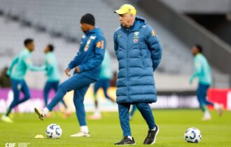 ancelotti-comenta-duelo-com-a-
