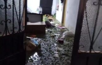 apos-ter-casa-tomada-pela-agua