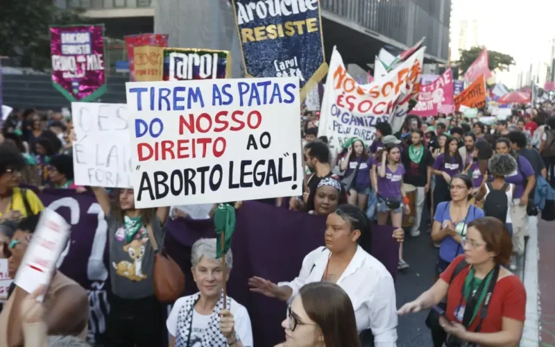 ataque-a-aborto-legal-espalha-
